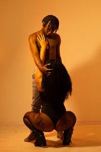 kaleb_violeta_1 Bodies in Collision 💥🫂 Bilde 2