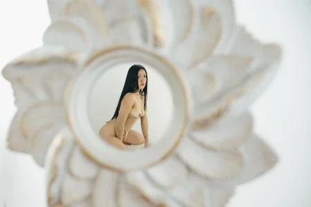 Suzanne_abbey Pretty and little mirror♥ Pic 4