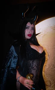 LeahLombardi_ 🖤Maleficent💜 Foto 6