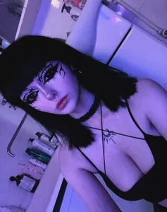 HolyCute bitch Pic