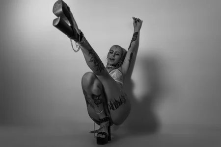 GinebraaFox_ Black Immagine 