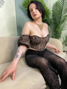 𝚃𝚑𝚎 𝚐𝚘𝚍𝚍𝚎𝚜𝚜 𝚒𝚜 𝚠𝚊𝚒𝚝𝚒𝚗𝚐 𝚏𝚘𝚛 𝚢𝚘𝚞 de Leonora_Lix  2 photos