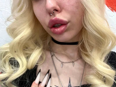 my lips < 3 de goth__tv  Imagens