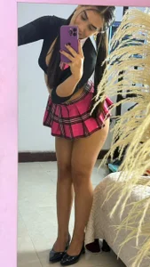 Mia_dolls18 my schoolgirl outfit😏❤️ Poză 6