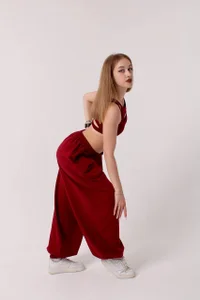 They say red suits my face de SeasonGround  Imagens