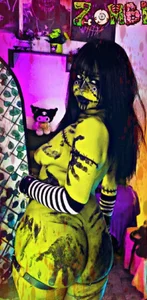 Kuromii_のZOMBIE GIRL🖤🧟‍♀️の 3枚の写真