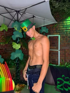 Dylan_awa Happy Month🍀🕺 Billede 4