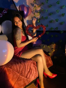 nia__white I wish you all a special day, if you come this way, you will have a surprise from me Pic 3