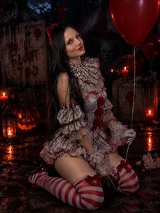 samymilf4のhappy and terrified halloweenの 3枚の写真