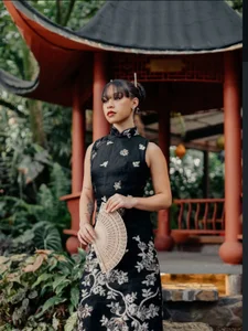 kimhilton_ 🐉🪭🏮 Pic 5