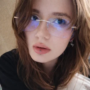 Glow_hollow Public Pic 3