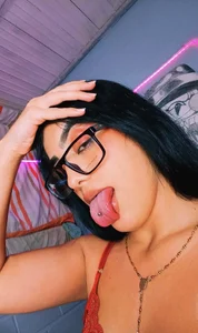 My luscious lips crave you 💋🤤 de Bigtiti01 Foto 5