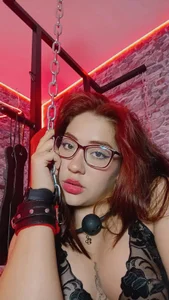 EmilyReddoll Public Hình