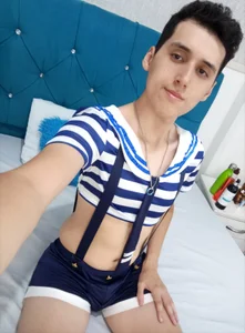 LuigiMarchettiのMy uniform, your weaknessの 6枚の写真