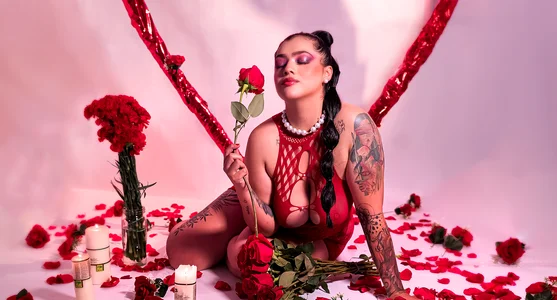 KayllaEvanss_ 💎 "Each caress of yours is a verse written on my skin." Poză