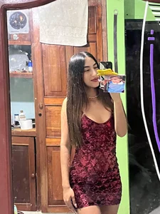 Sexy_sara_outdoorss Public Pic 3