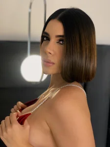 AmyWalker_ Elegance and style Pic 3