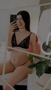 molly_cm Me 🌸 Pic 2