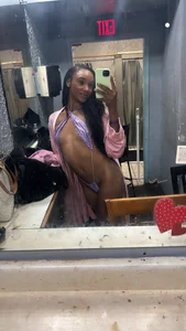 laniluvss's XXX Nude Photo 1