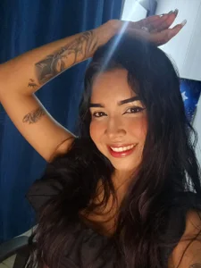 Ainara-Sexy Public Pic 5