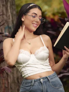 Julie_Bennet My outsite location 🖼️🍃🌿🌅 Pic