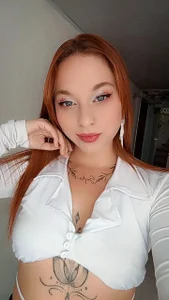 Naomy_Leeg Public Pic 5