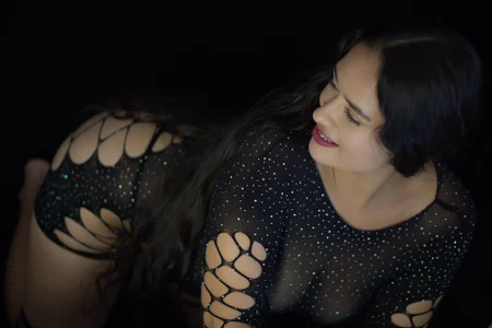 chloe_blomm Curves of Temptation Immagine  6