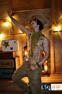 Zdjęcia dirty-boss Put on a military stripper outfit 1550 tokens:  4