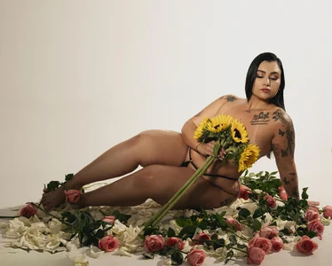 MadissonFord I am your sexy rose garden 🌹🌻 Εικόνα 2