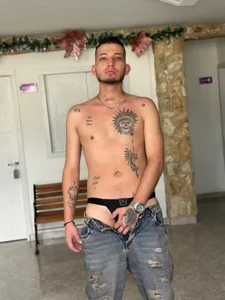 CrisGil Public зображення