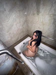 Fotos en el jacuzzi de LuciaTomson Foto 2