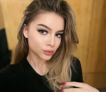 ElletteAle In Dark🖤🖤 Pic 4