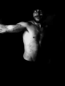 Chewphatcock Chewy pose Immagine 