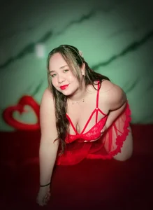 LucyOwen_18 sexy red 😈❤❤ Foto 4