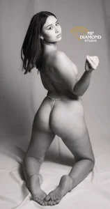 Bella_Miia Public Pic 3
