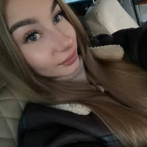 StellaBlonde Public Pic 2