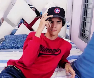 adanxxs Other photos taken during the broadcast :3 Fotka 5