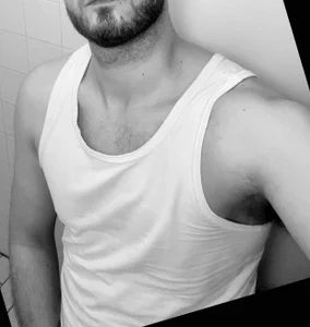 24yMALE Public Foto 3