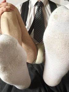 Hey guys, I’m new at college and I hope we hit it off and become friends! de HardStrikee  4 Imagens