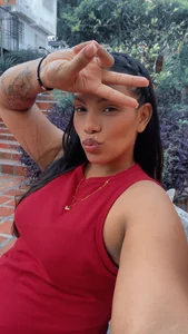 ArielleMillerr- Public Pic 2