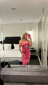 jennyfery Public  снимка