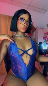 Black_girl3 Public Pic 4