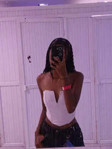 lily_uwi44 Public Pic 4