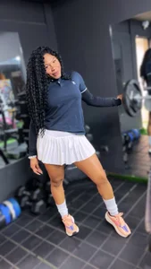 Anabella_London I trained today but I missed the cardio.. 😏 Shall we do it together? 🥵💦💦 Billede 2