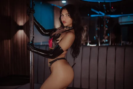 Foxy_katt Red room mistress Pic