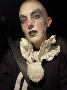 sineadoclowner: just clowning around ( 3 фото)