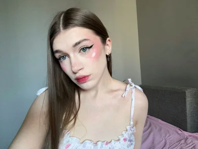 lunamuna1 GOOD GIRL Pic 3