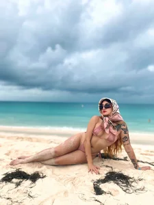 AmbarSantany BEACH 🌊👅💦 Immagine  5