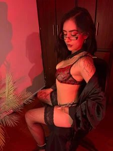 Raven_missty Girl wild Pic 3