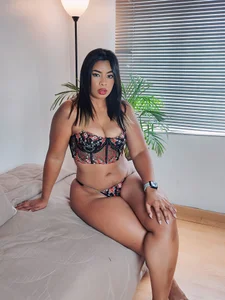 _caroline_jackson_ First Photo Shoot LoL ⭐ Immagine  4